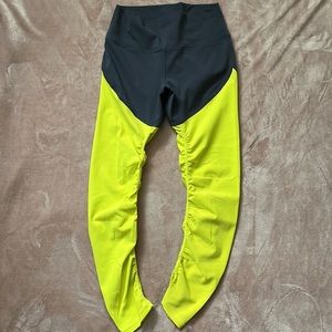 ZYIA Active NWOT Storm Parallel Luxe Hi-Rise 7/8 Leggings Size 6-8 Yellow